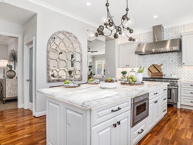835 Tolentino Ct — Photo 9