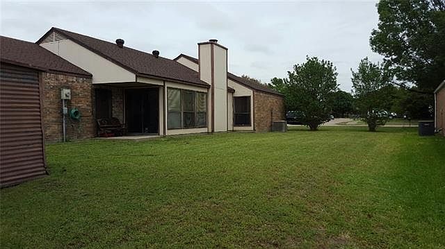 1st image of 1625 Windsor Dr