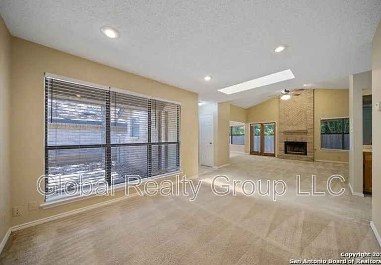 118 Golden Way — Photo 14
