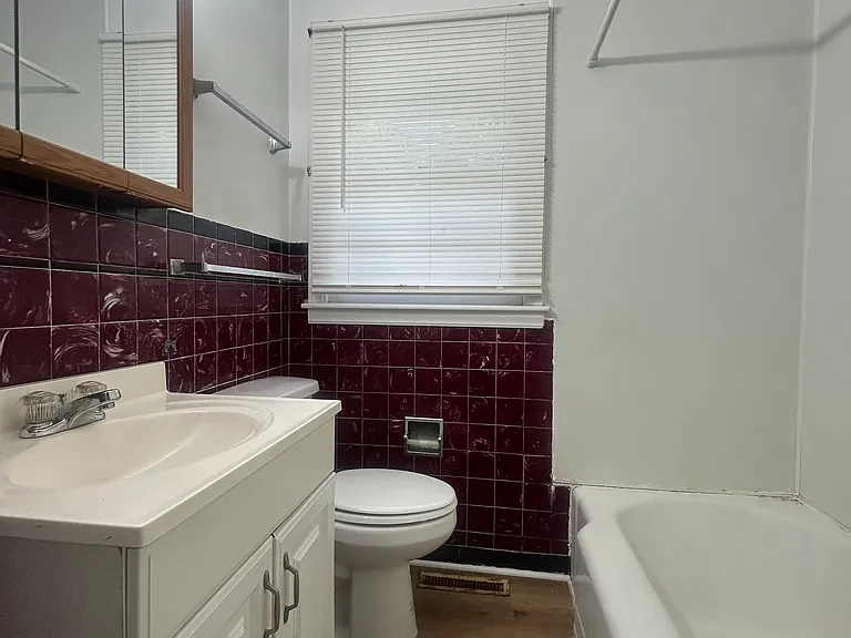 1060 Westchester St — Photo 3