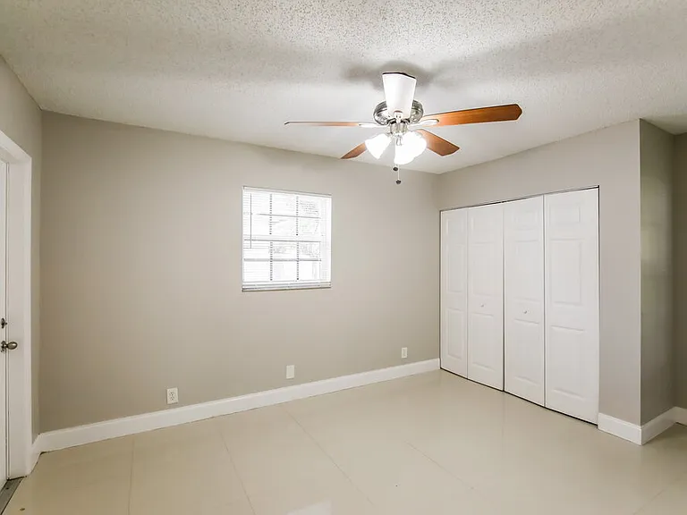1558 NW 7th Ln — Photo 7