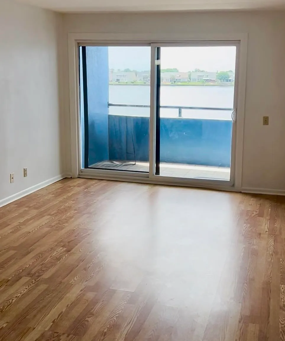 1 bed, 682 sqft, $1,000 — Photo 3