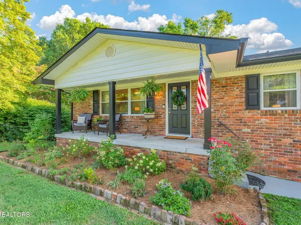 4417 Amber Dr, Louisville, TN 37777