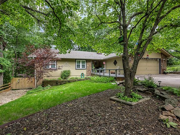 2nd image of 4 Harlow Ln