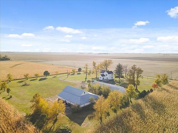 3rd image of 1322 County Road 3000 E