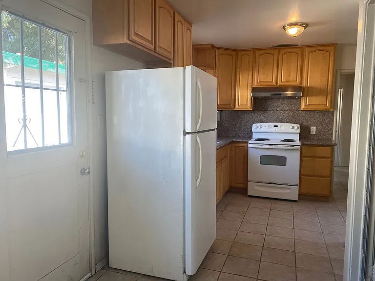 332 Pacific Ave — Photo 4