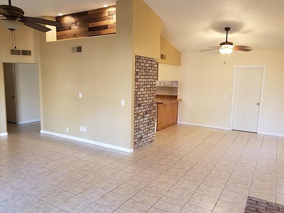 5th image of 143 W Villa Theresa Dr