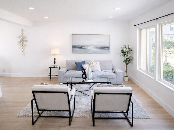 4th image of 27799 Del Norte Ct