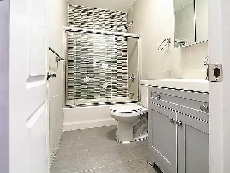 110 Linden Blvd #3R — Photo 6