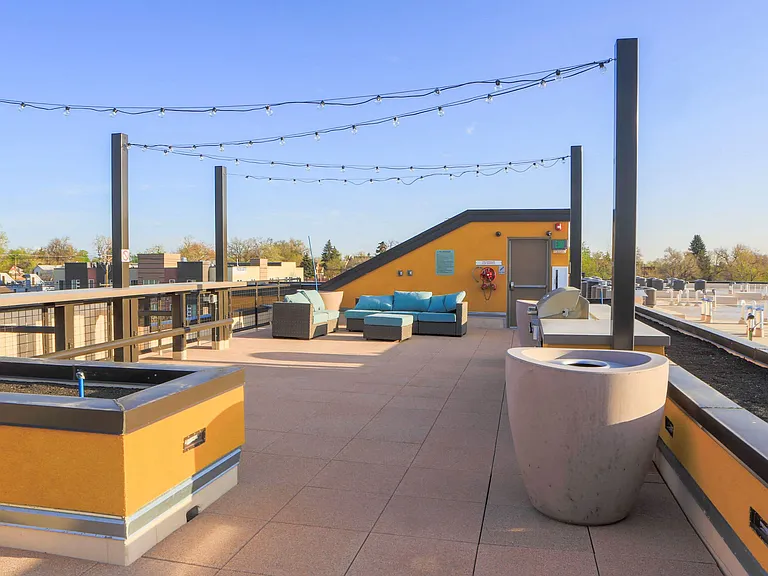 Highland Place — Photo 16