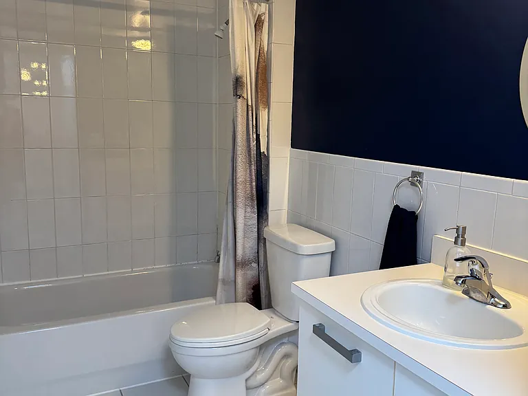 471 NE 25th St #504 — Photo 6
