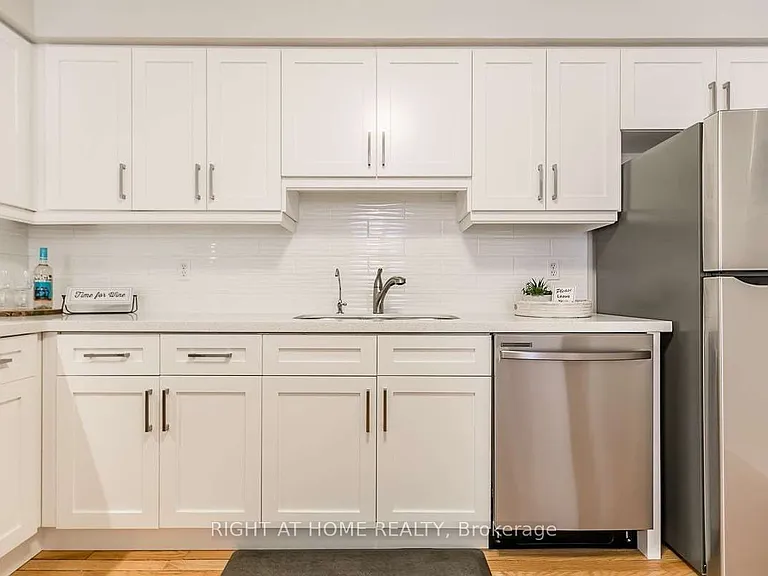 6 Peter St — Photo 17