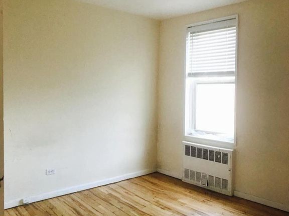 3rd image of 14227 Barclay Ave #5