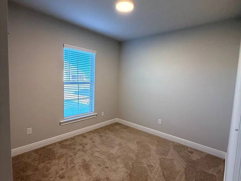 820 Venecia Dr — Photo 18