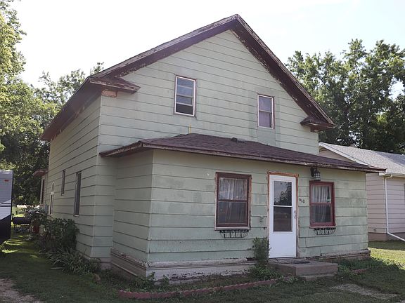 3rd image of 460 Commercial Ave SE
