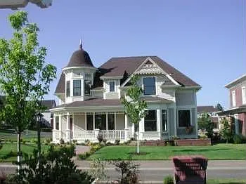 105 Nunan St photo 1