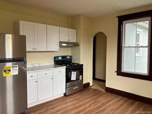 226 Glen Cove Ave #2 — Photo 2