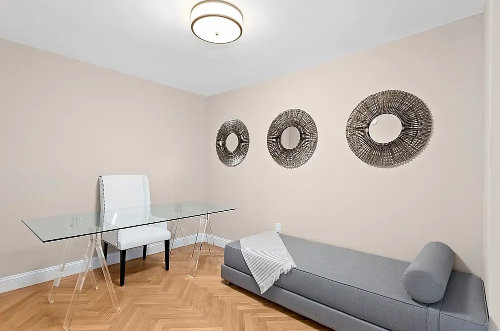 305 East 86th Street — Photo 2