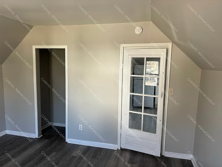 926 Willow St — Photo 6