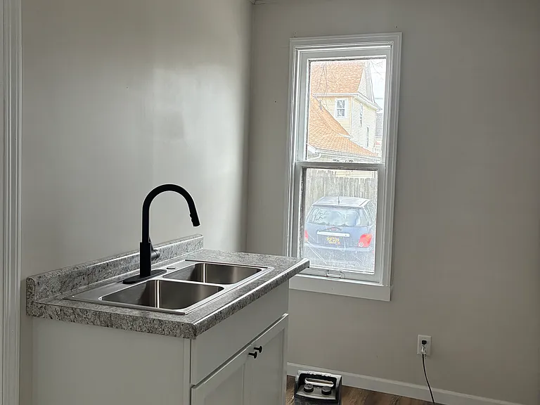 517 Lincolnway E #4D — Photo 4