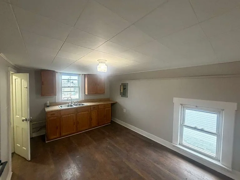1043 S Bell St #2 — Photo 5