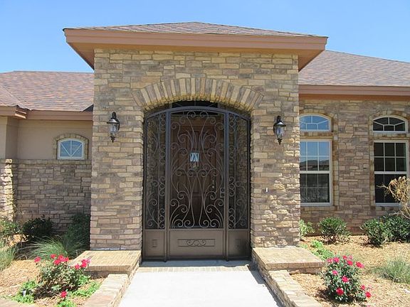 2nd image of 8 La Campana Dr