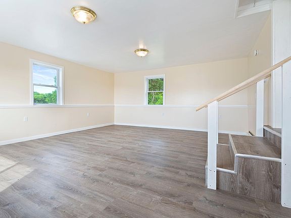 3rd image of 941 Augusta Road