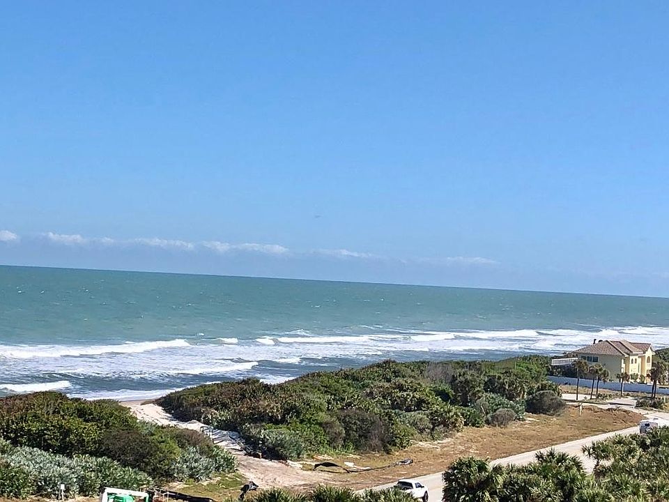 The view from the 7th floor balcony, looking south.