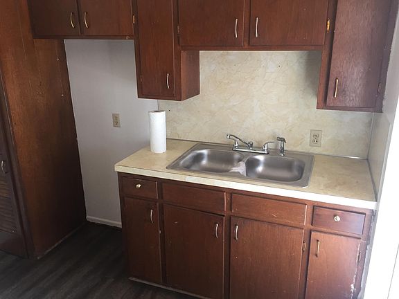 3rd image of 1833 Eden Ln APT 1