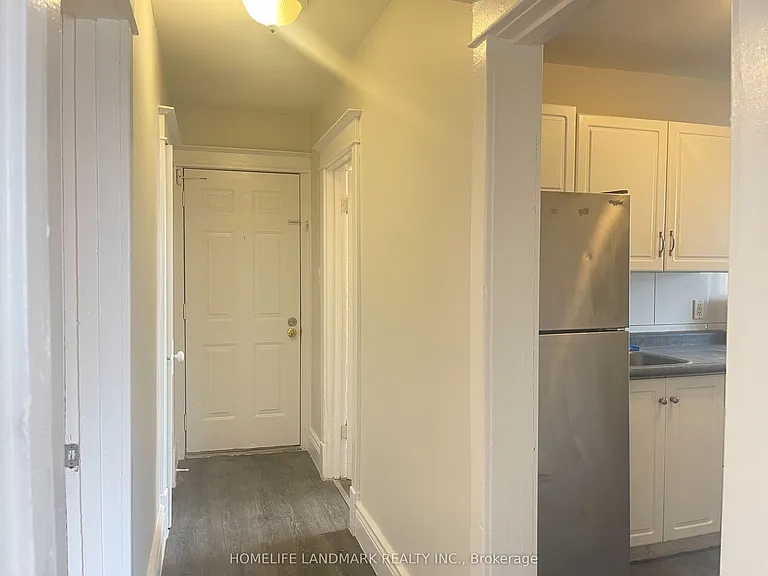 985 Main St E #3 — Photo 3