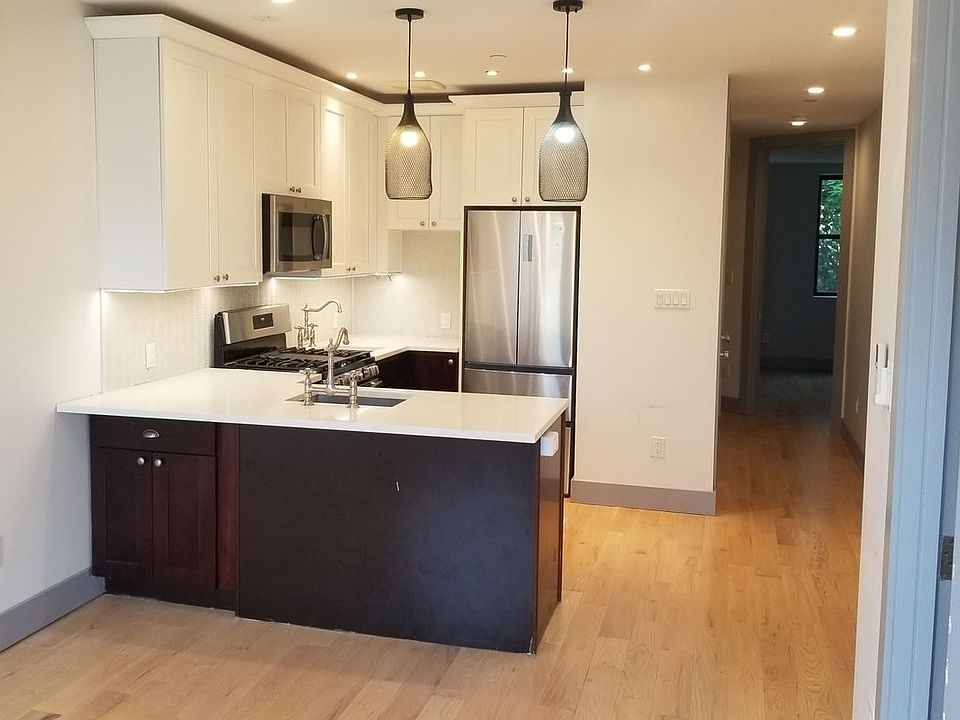 1st image of 123 Pulaski St #3