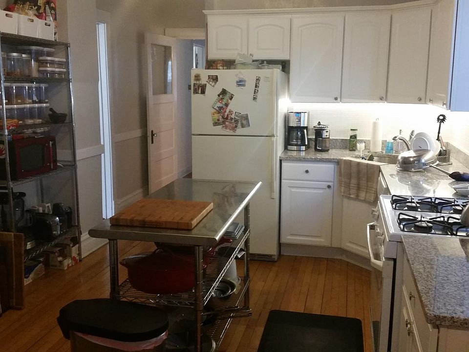1st image of 1233 W Wellington Ave #1