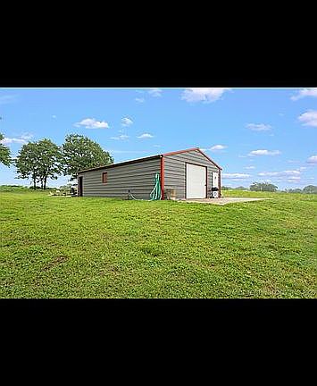 3rd image of 3195 S 660th Rd