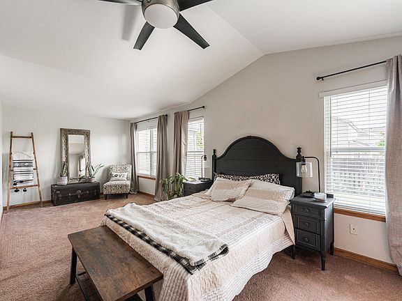4th image of 2025 Pebblecreek Ct