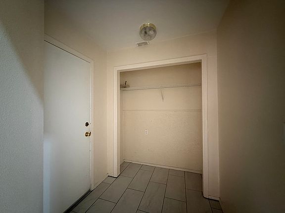 3rd image of 495 Edgefield Ridge Pl