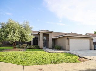 2296 Williams Ave, Clovis, CA 93611