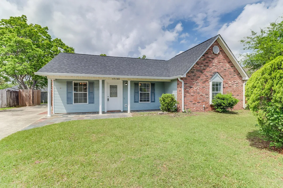 Building Photo - 14160 Maple Ct