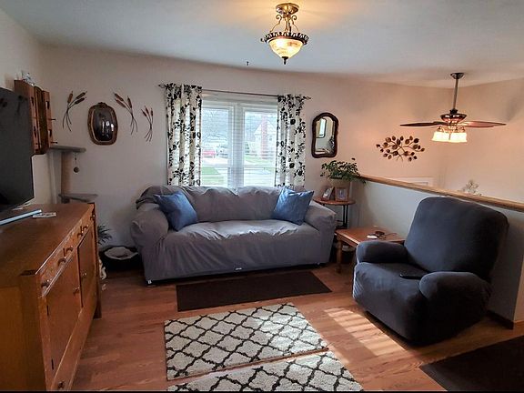 2nd image of 1839 Shasta Dr