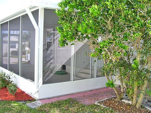 2nd image of 6827 Coconut Grove Cir
