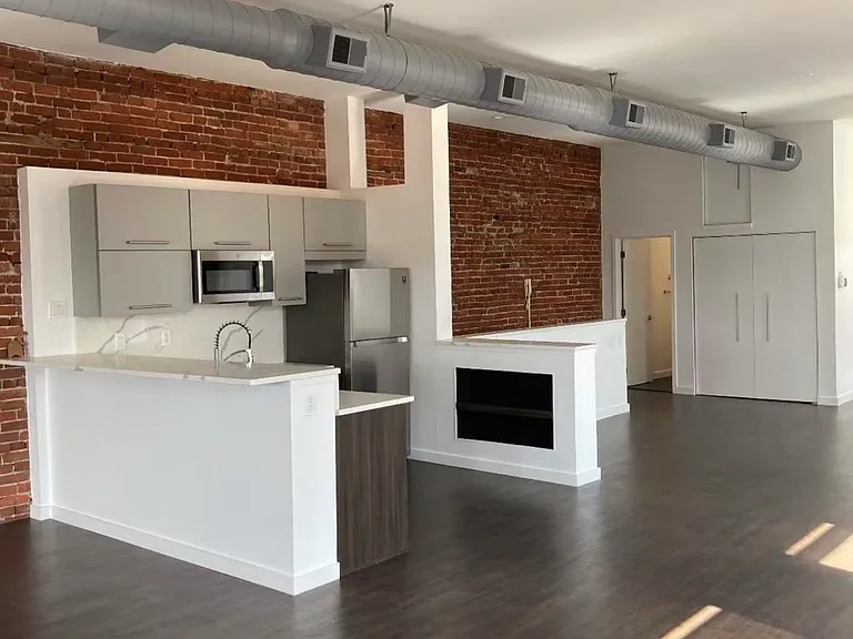 4500 Butler St #2 — Photo 6