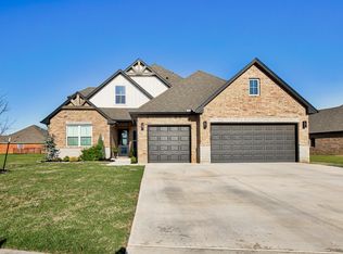 4904 Deerfield Ave, Enid, OK 73703