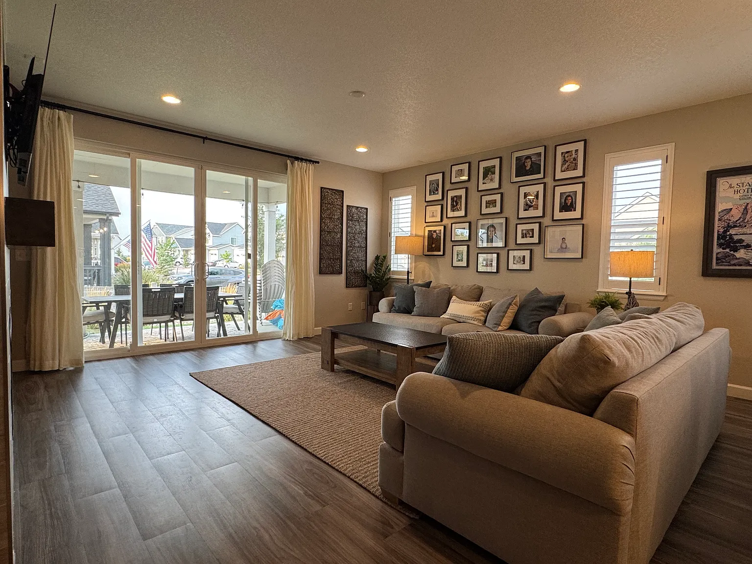5 bed, 3800 sqft, $3,300 — Photo 3