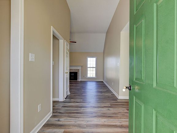 3rd image of 473 Kristie Michelle Ln