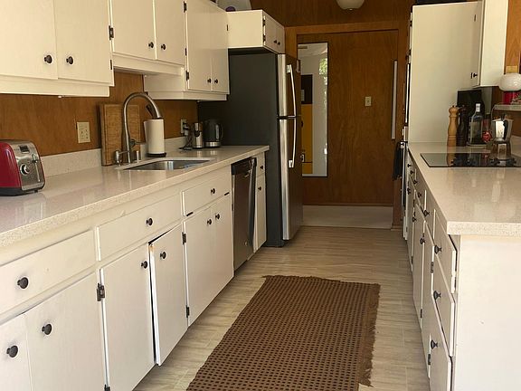 3rd image of 3488 Janice Way