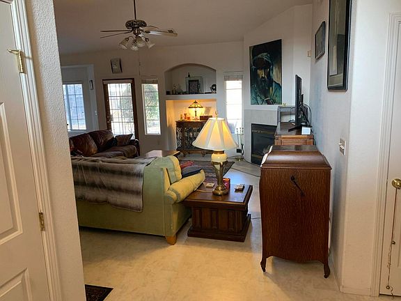 4th image of 2608 W Babcock Ave