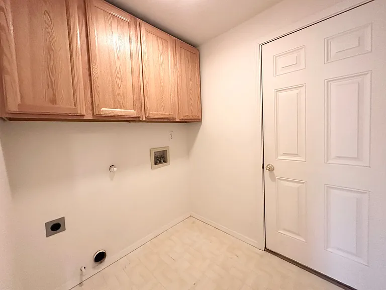 940 NW Oak Ln — Photo 10