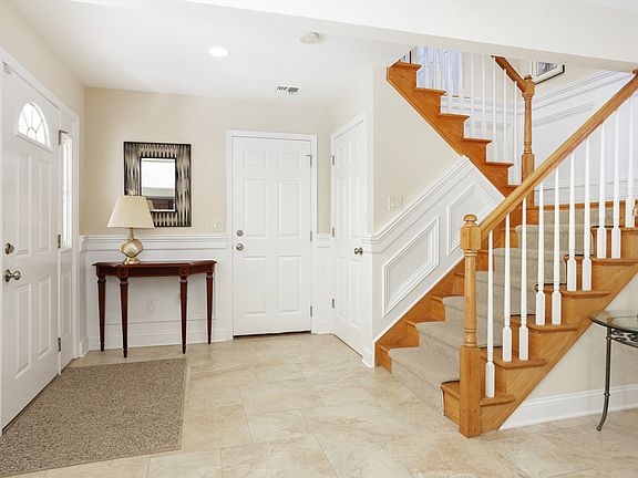 Main: Foyer w/ Garage Access