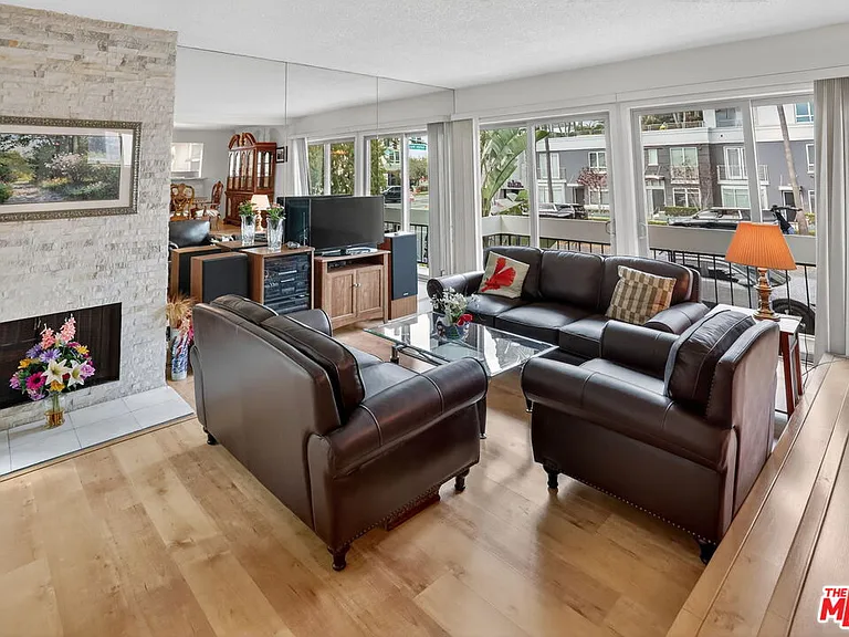 184 N Crescent Dr — Photo 13