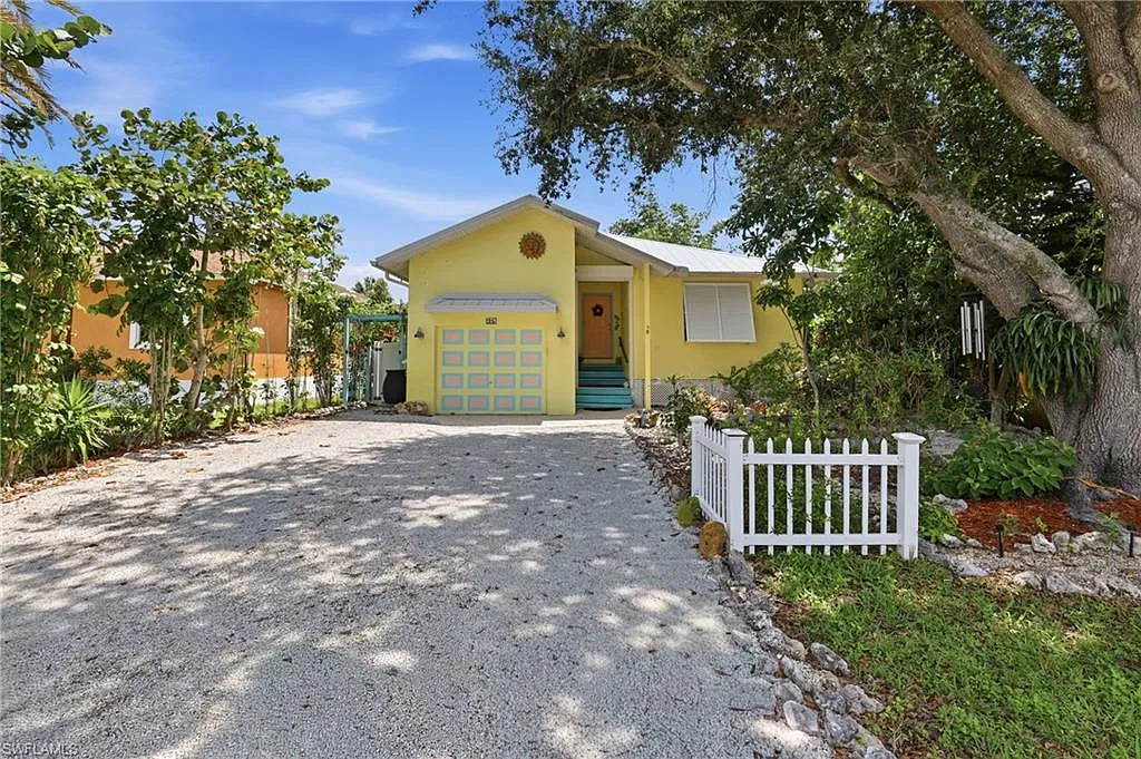 3 bed, 2.0 bath, 1333 sqft, $2,500 — Photo 1