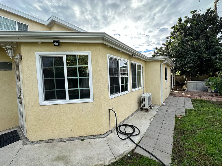 Noel Dr — Photo 4